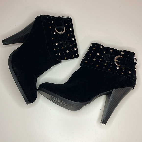 Qupid “Proven-15” Black Velvet Ankle Booties - Size 9 - With Box - Picture 5 of 16